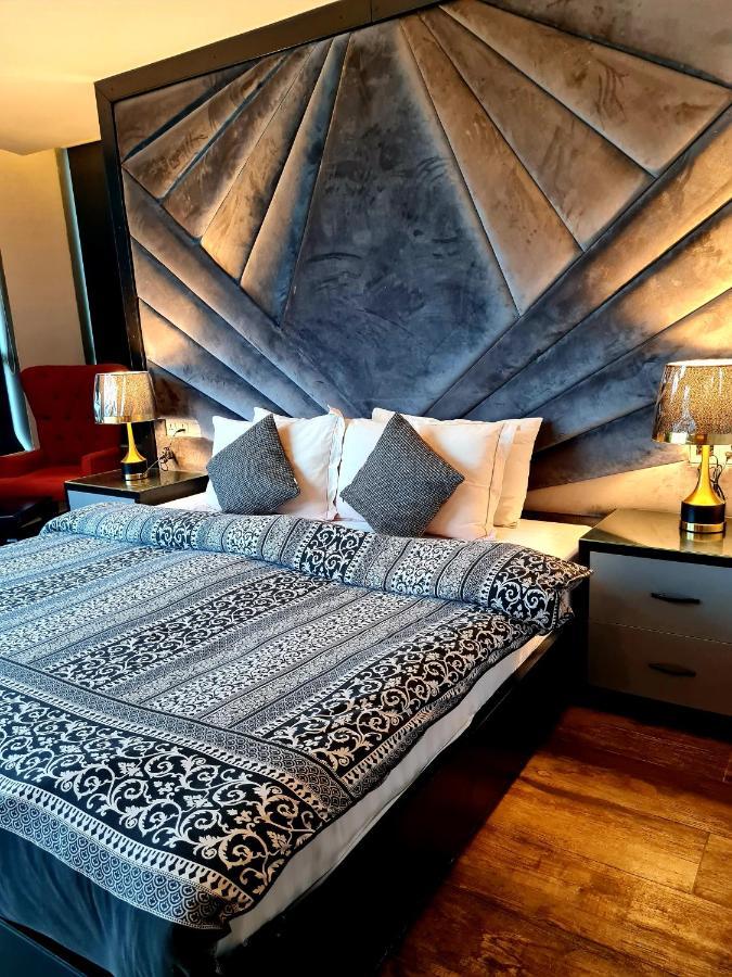 Royal Residencia Centaurus Apartment Islamabad Bagian luar foto